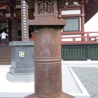 歴史と人形のまち岩槻　慈恩寺観音　鉄燈籠