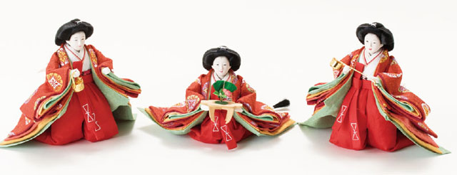 雛人形・京小十番親王柳官女付五人焼桐三段飾りNo２９９２　三人官女の衣装とお顔