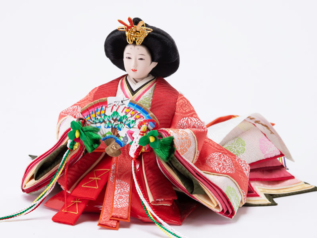 雛人形・京十二番焼桐平台親王飾りＮｏ１２０５　女雛のお顔と衣装