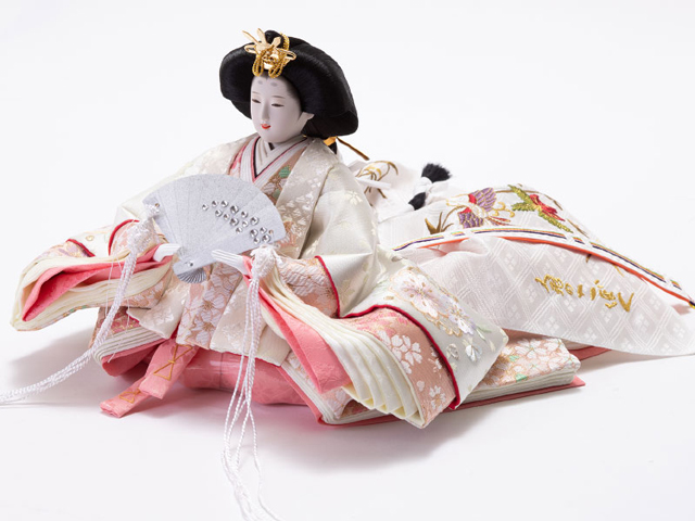 雛人形・京十番焼桐平台親王飾り　Ｎｏ１０１２Ａ　女雛のお顔と衣装