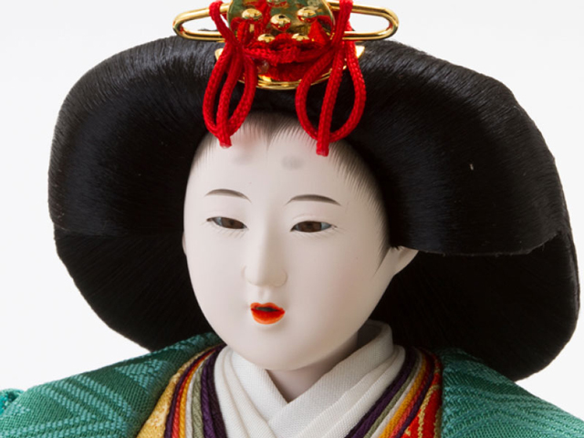 雛人形・京十番親王芥子官女付毛氈三段飾りセット　Ｎｏ２０１０　女雛のお顔