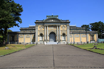 奈良国立博物館