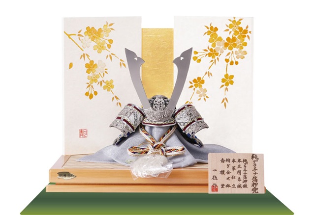 五月人形・パステルカラー兜 平台飾り　Ｎｏ３３３