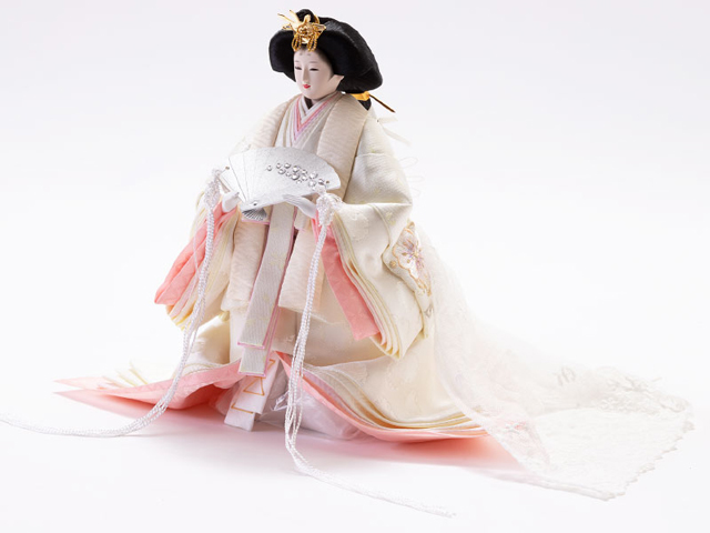 雛人形・京十番塗り欅平台立雛親王飾　Ｎｏ１３０６Ｂ　女雛の衣装とお顔