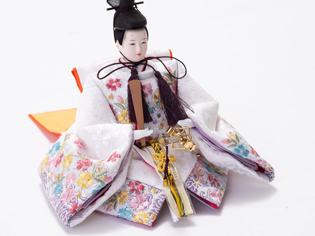 雛人形・京十一番親王柳官女付白木塗桐三段飾りセット　Ｎｏ３００２Ａ　男雛の衣装とお顔