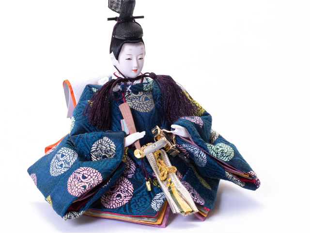 雛人形・京十二番親王　焼桐高床台飾り　ＮＯ１２０８　男雛のお顔と衣装