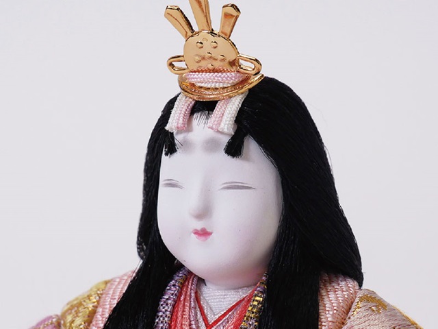 雛人形・木目込人形 真多呂作　親王平台飾り 本金飛鳥雛　Ｎｏ１８９５　女雛のお顔