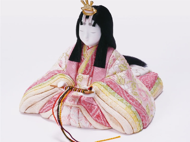 雛人形・木目込人形 真多呂作　親王飾り 正絹 煌珠雛 ２４Ａ　Ｎｏ２７７０　女雛の衣装とお顔