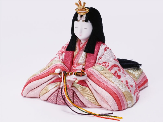 雛人形・木目込人形 真多呂作　親王収納飾り 正絹 煌珠雛 ２５Ｃ　Ｎｏ２７７１　女雛の衣装とお顔