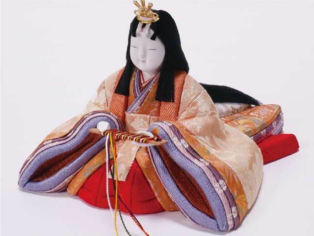 雛人形・木目込人形 真多呂作　親王飾り 正絹 春風雛 　Ｎｏ２７８３　女雛の衣装とお顔